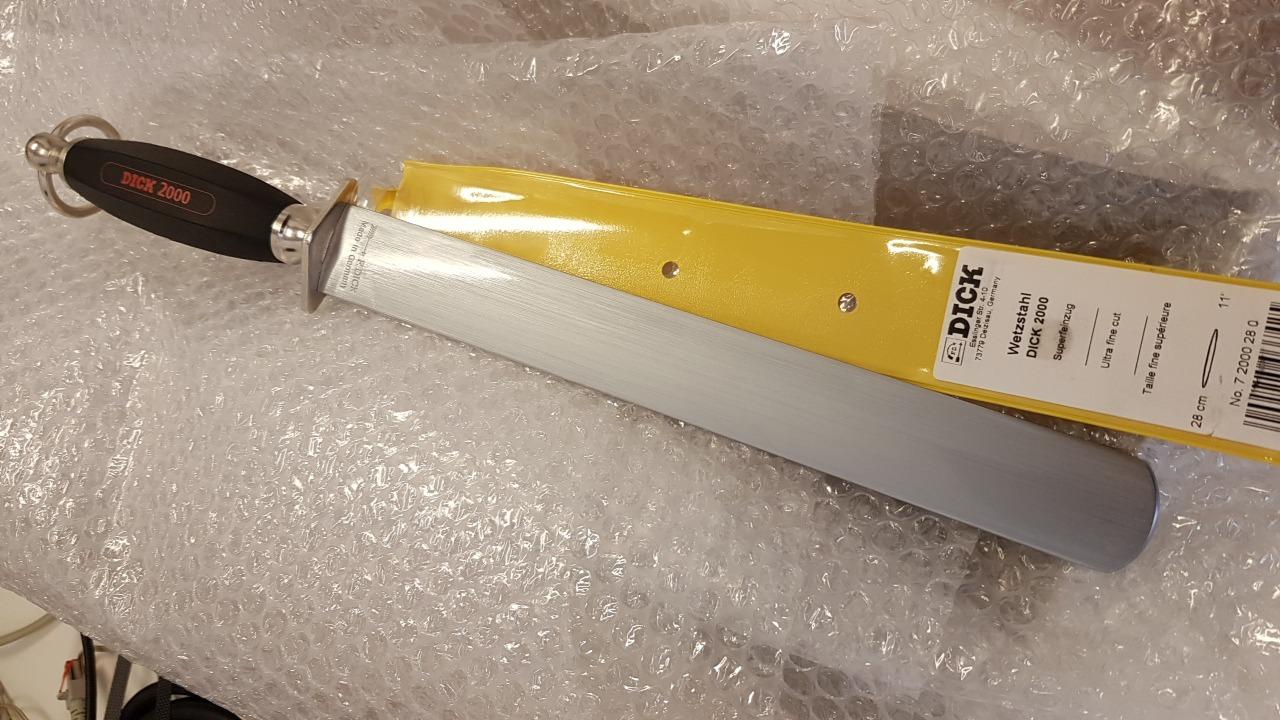 Richtet jede Klinge auf