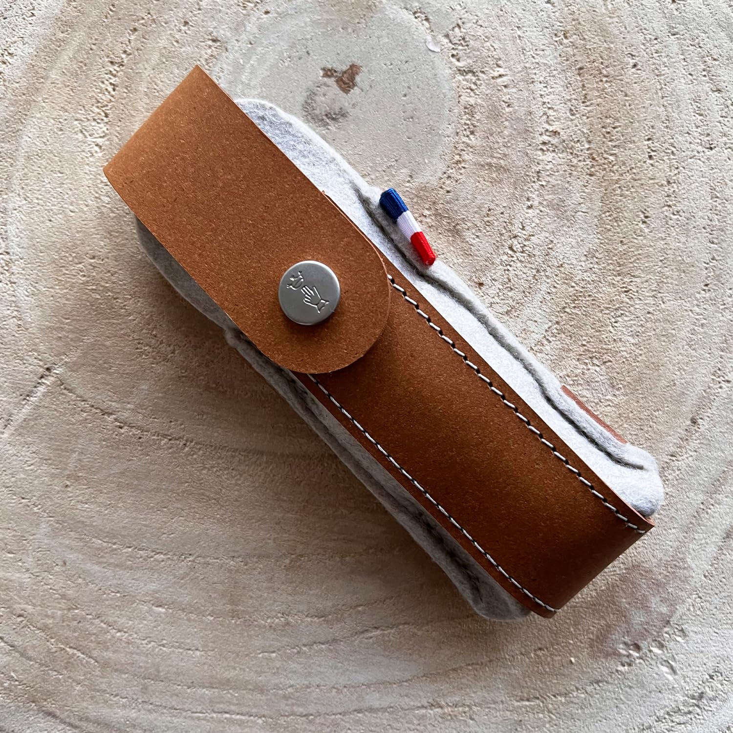 opinel-outdoor-etui-m-messertasche-aus-recyceltem-leder-r-pet-filz-braun image 7