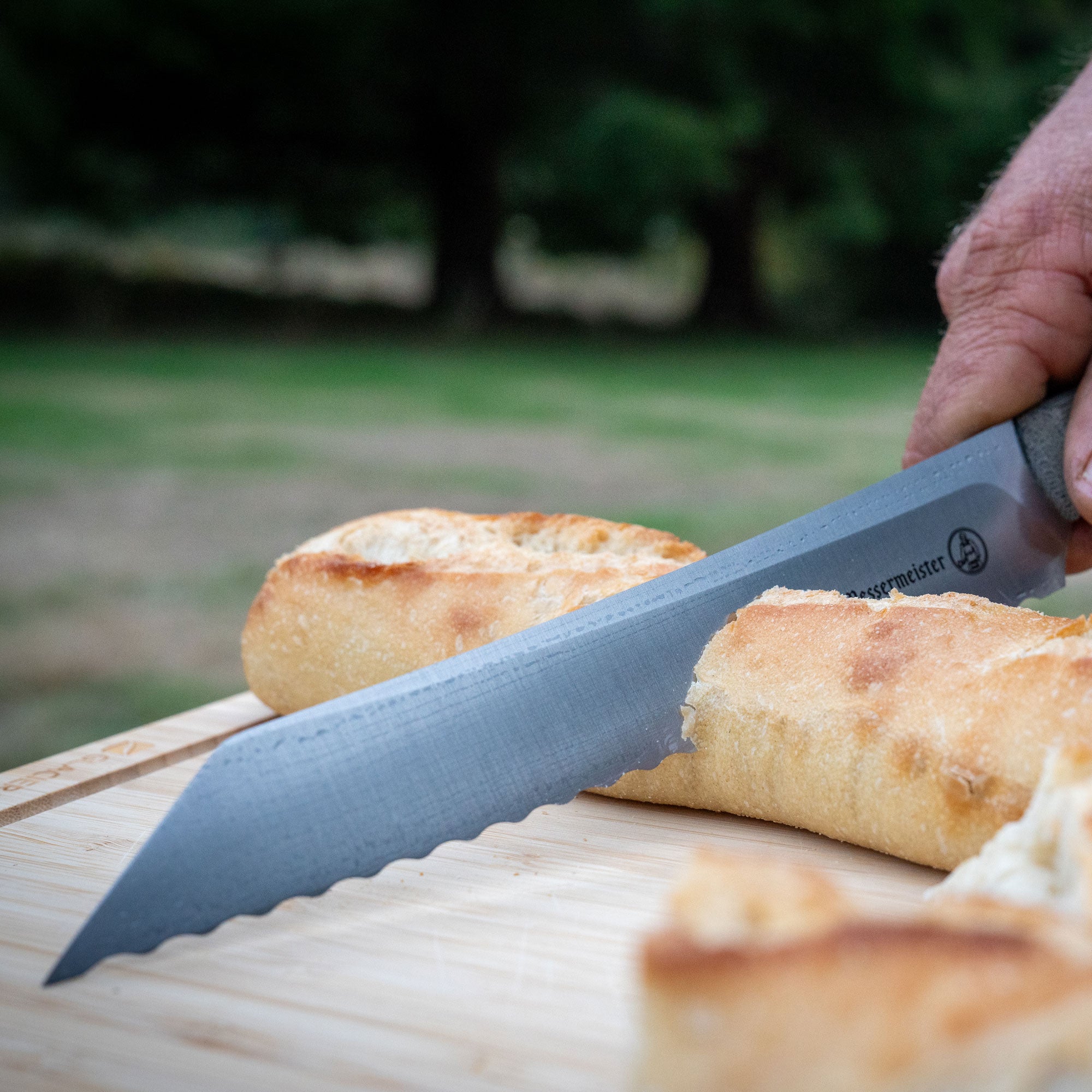 messermeister-overland-chef-wellenschliff-tranchiermesser-8-zoll image 3