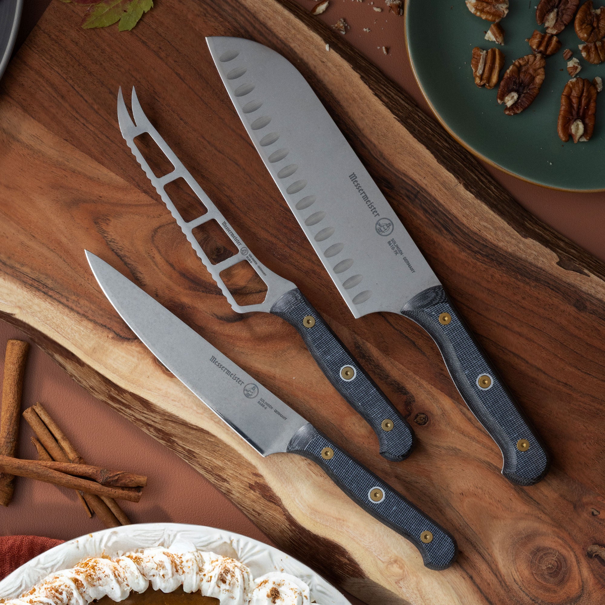 messermeister-custom-kullens-santoku-7-allzweckmesser-mit-kullen image 2