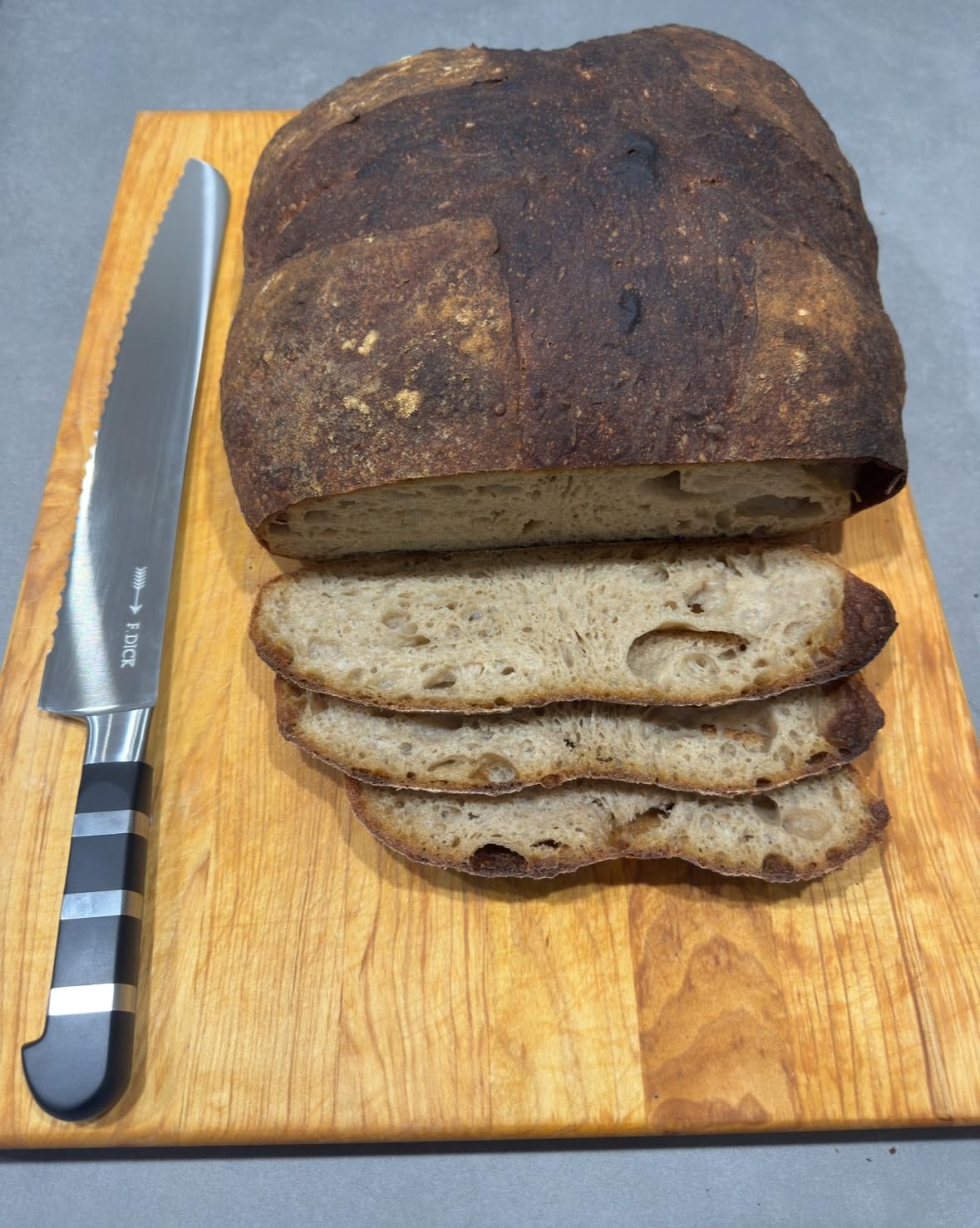 Schneidet Brot wie Butter