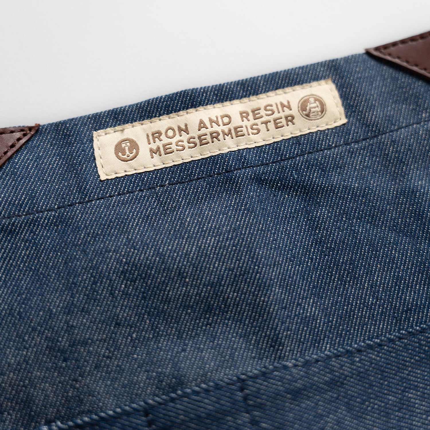 messermeister-x-inr-denim-sch-rzen-messerroll-hybrid-mit-lederriemen image 4