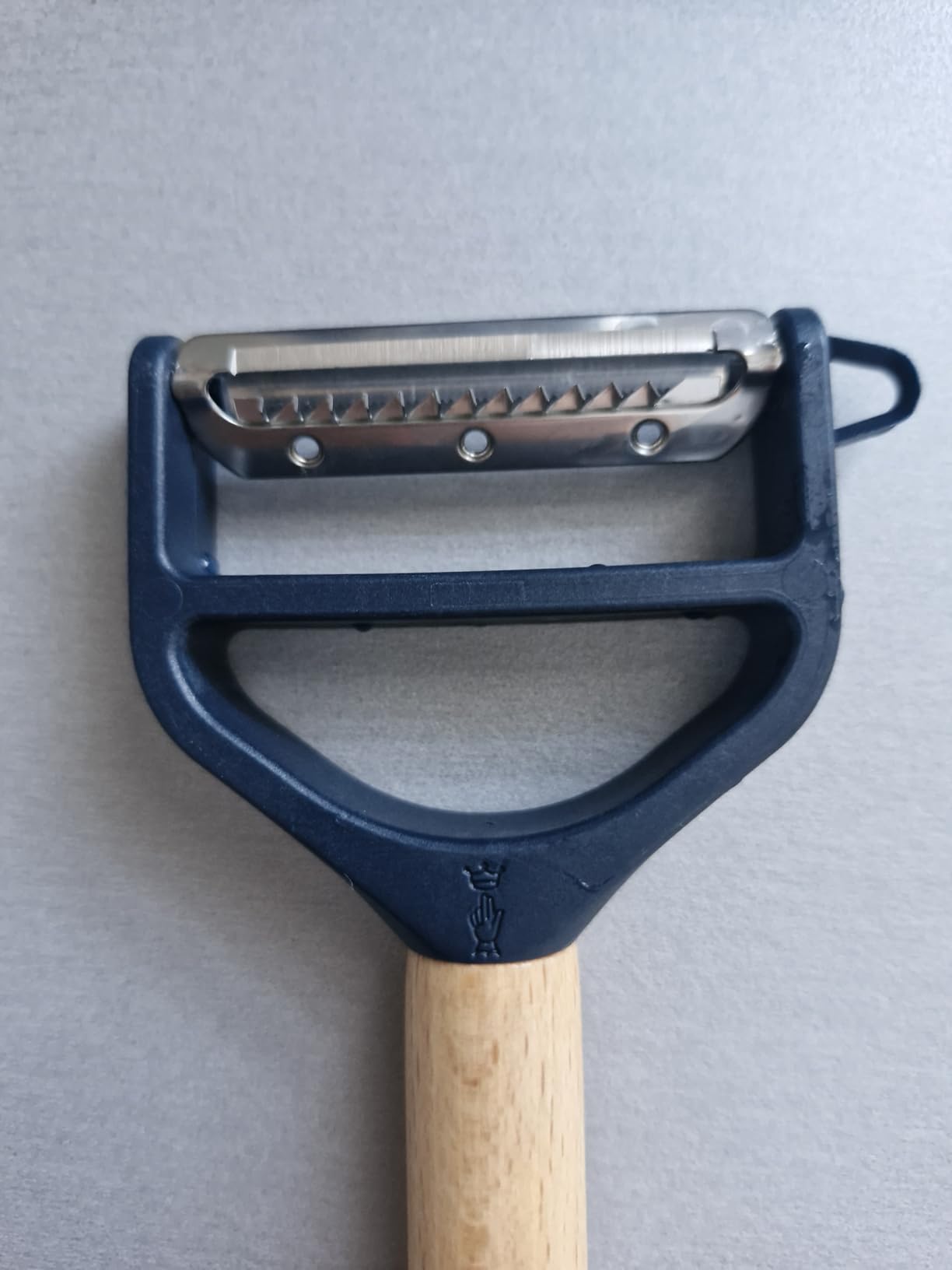 Handlich und scharf